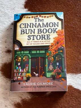 The Cinnamon Bun Book Store Book 📕